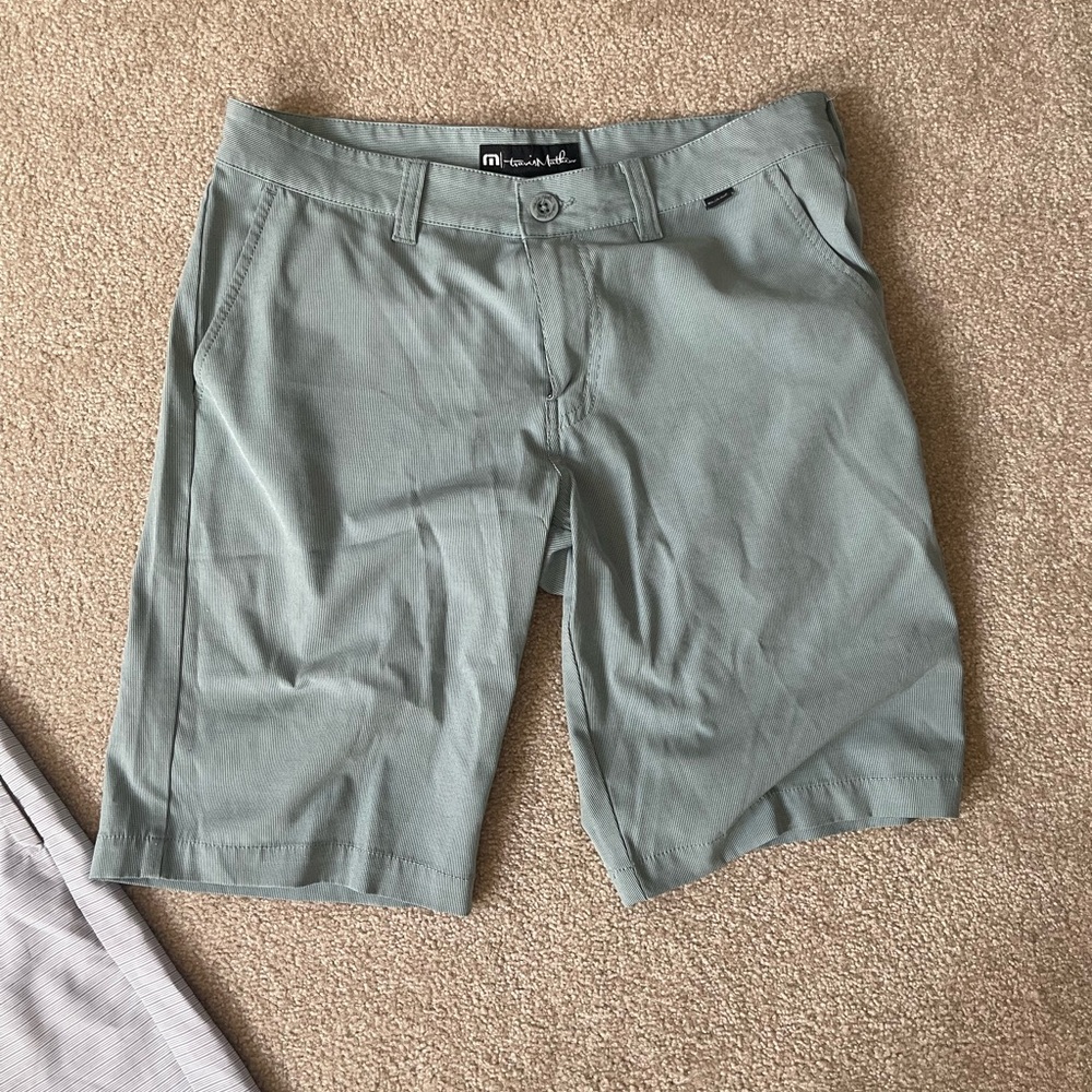 Travis Mathew Men's Light Gray Athletic Shorts